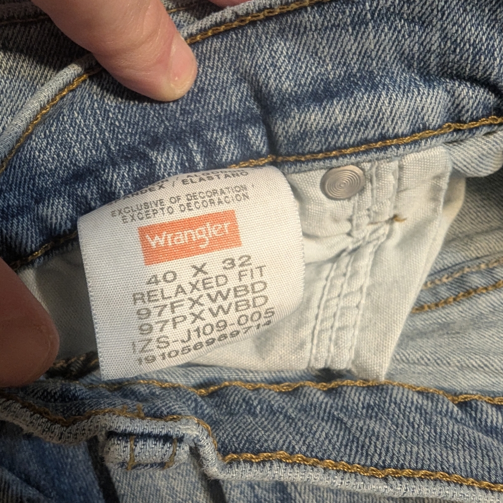 Wrangler Women's Light Blue Relaxed Jeans
